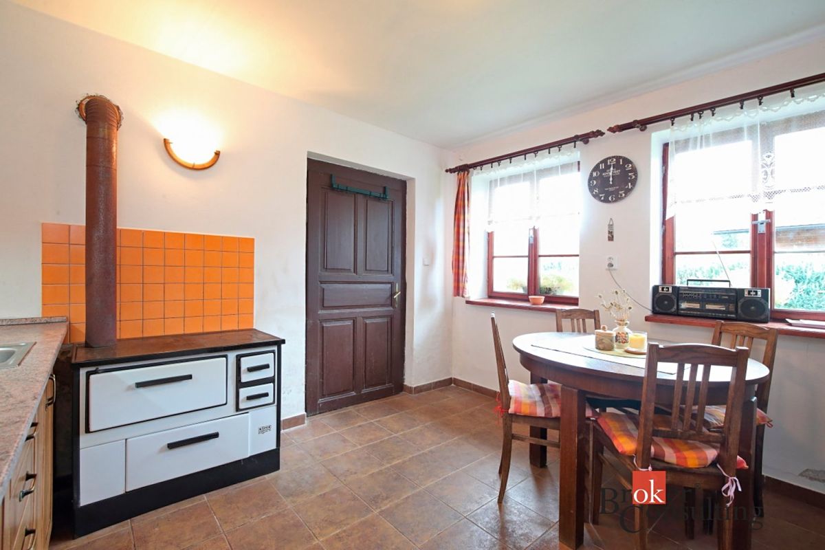 Prodej rodinného domu 158 m², pozemek 1356 m² thumbnail 9